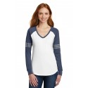 DM477 District White/ True Heathered Navy